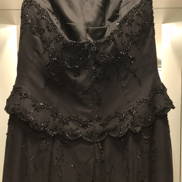 Evening dress. - Picture 5 of 8